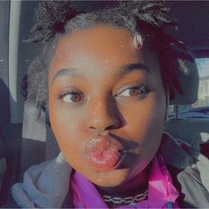 Meet your Posher, Amya